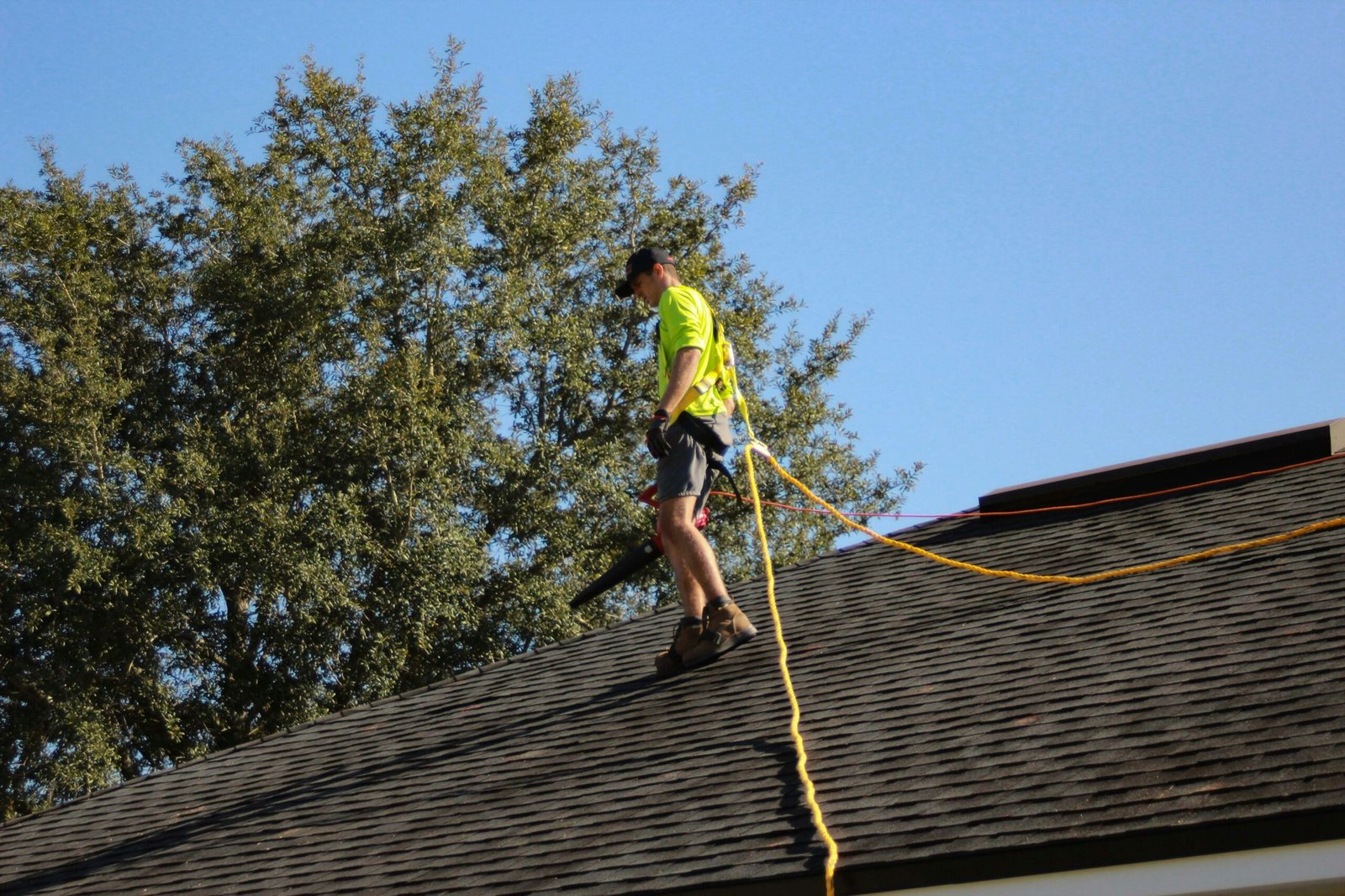 Read more about the article Exploring 6 Different Types of Shingles and Materials for Various Buildings