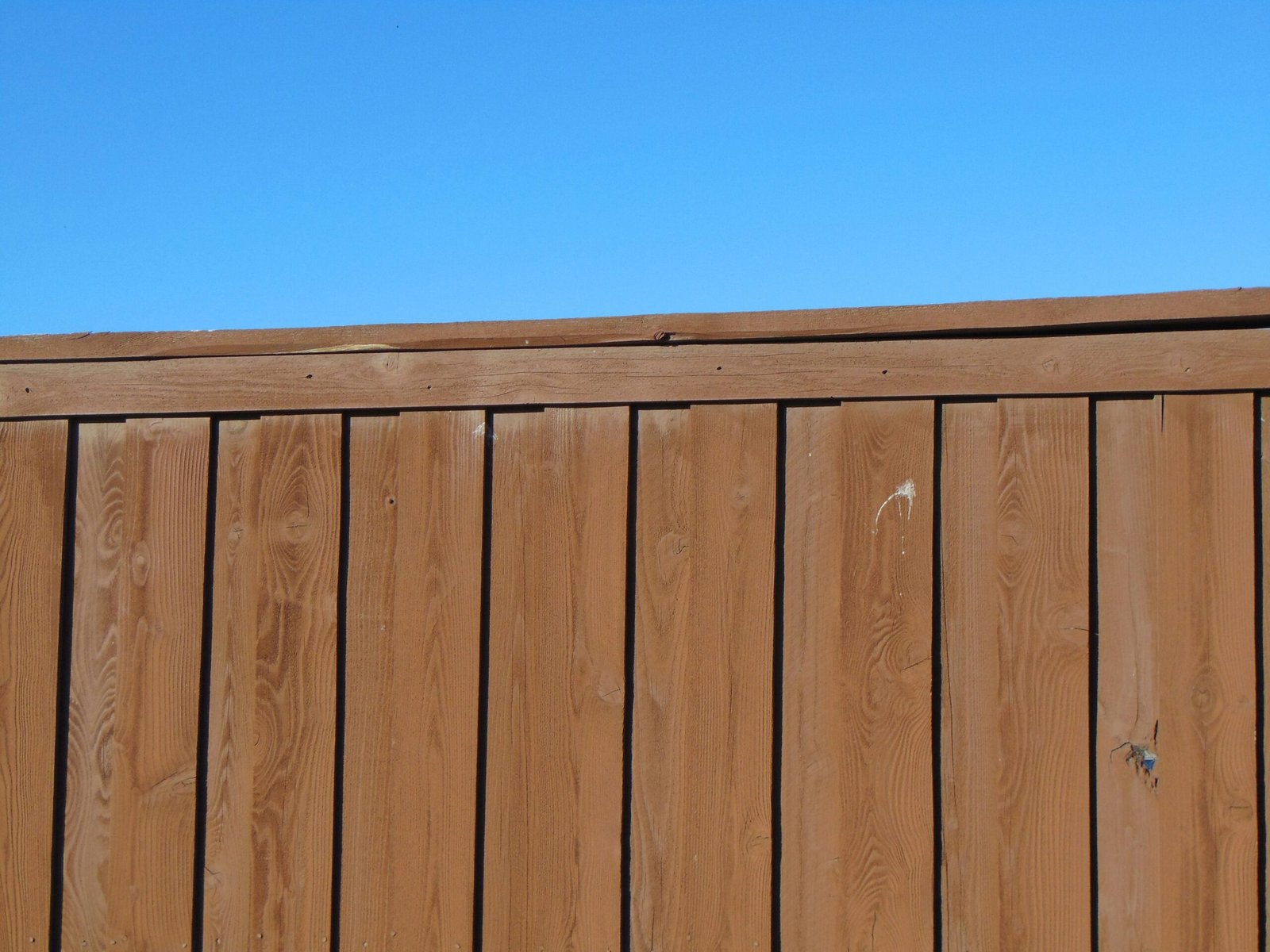 You are currently viewing Understanding the Differences Between the best Wooden, Plastic, and Metal Fences in the Midwest