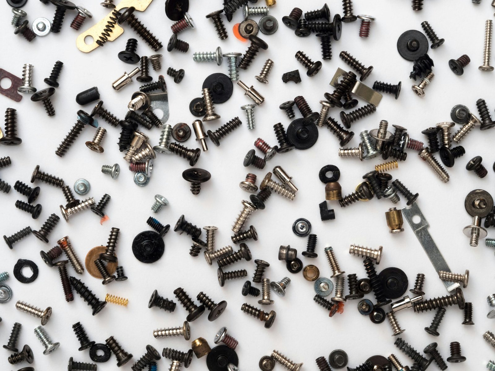 Read more about the article Choosing the Right Screws for Your Outdoor or Indoor Projects