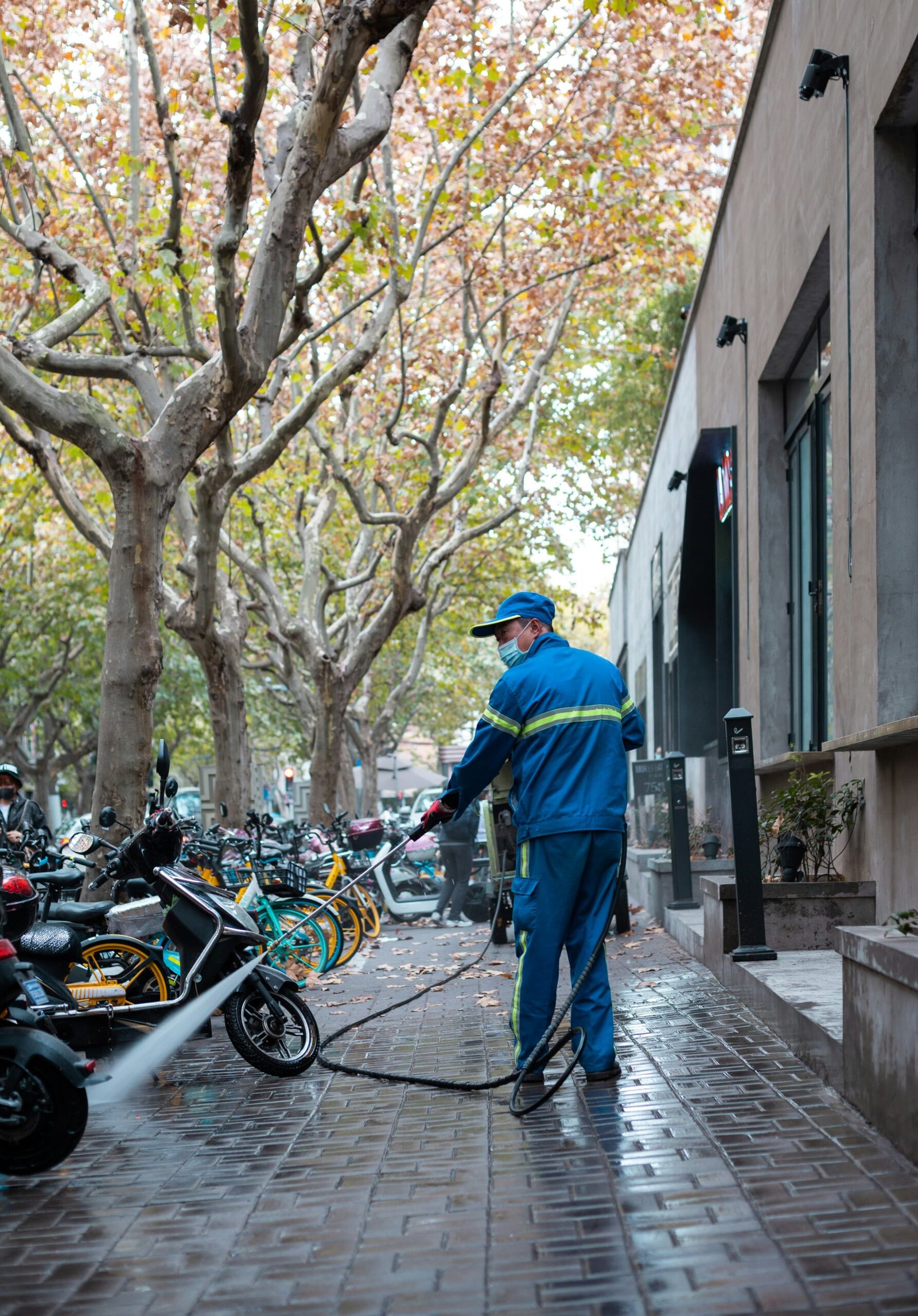 Read more about the article The Benefits of Power Washing Your House