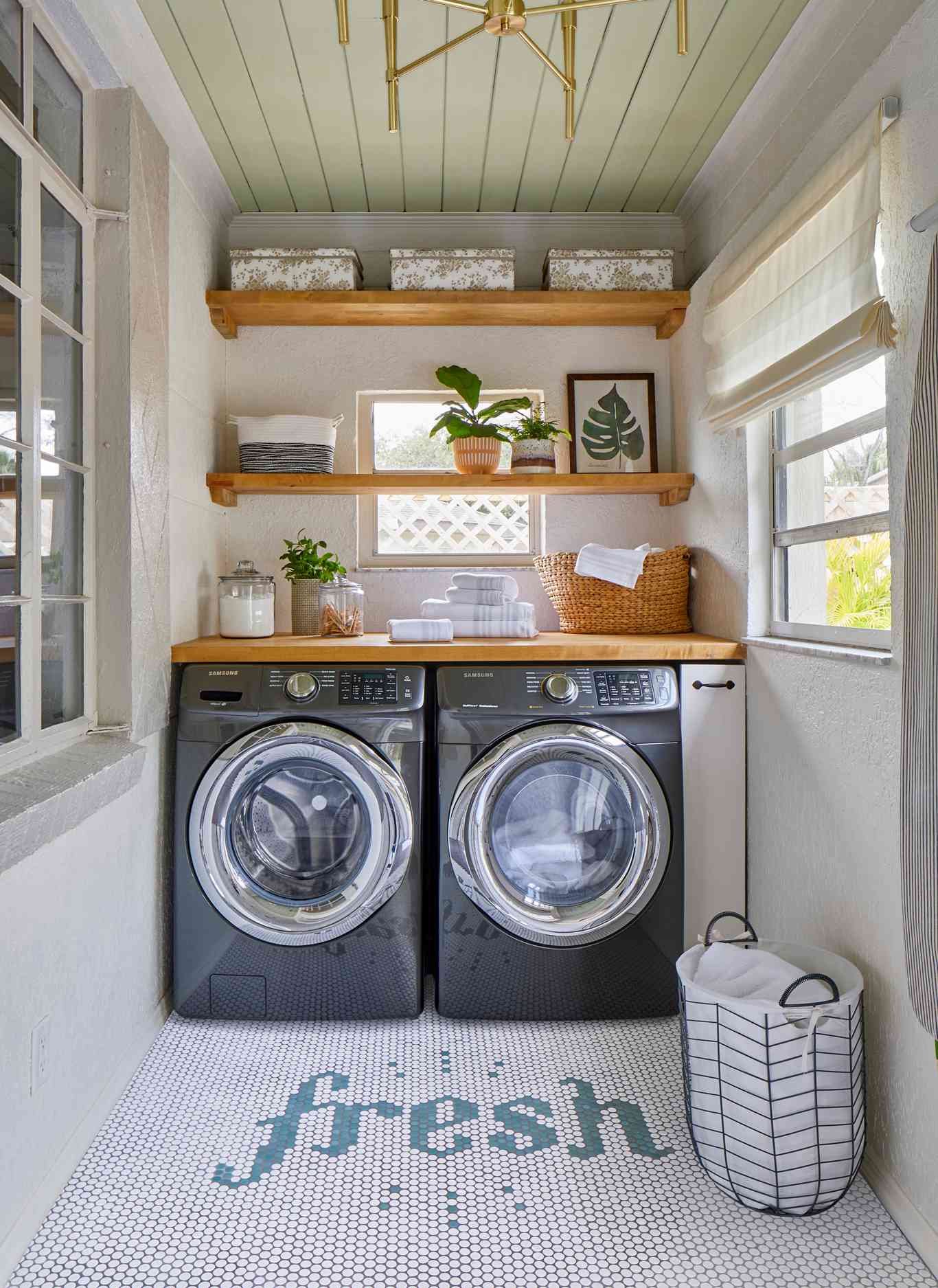 You are currently viewing Transform Your Laundry Room: 5 Tips and Ideas for a More Efficient Space with Modern Technology