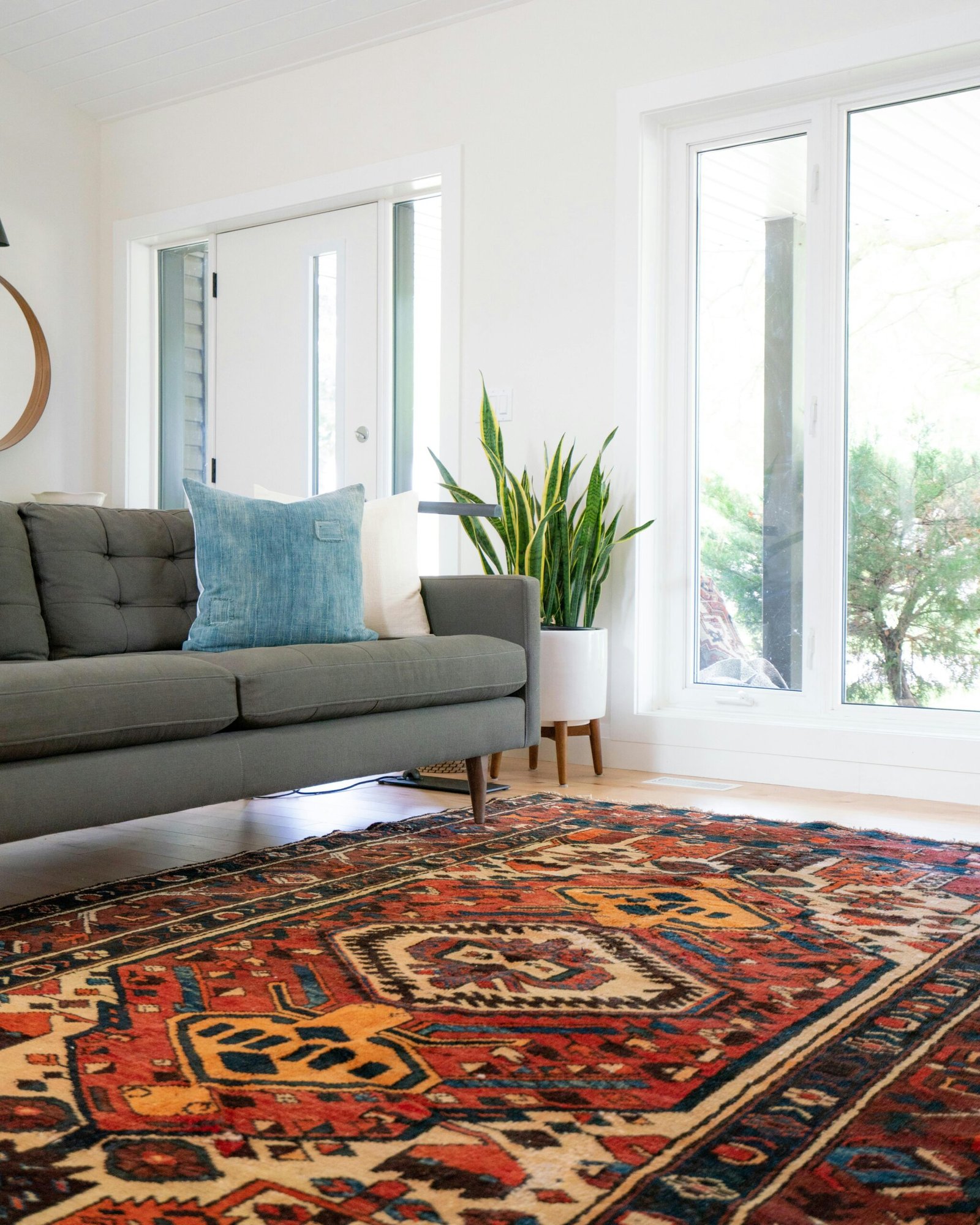 You are currently viewing The Ultimate Guide to Rugs: Materials, Cleaning Methods, and Innovations for 2024