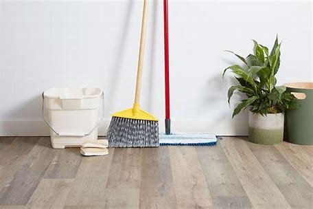 Read more about the article Cleaning Laminate and Vinyl Floors: Methods and When to Call a Professional