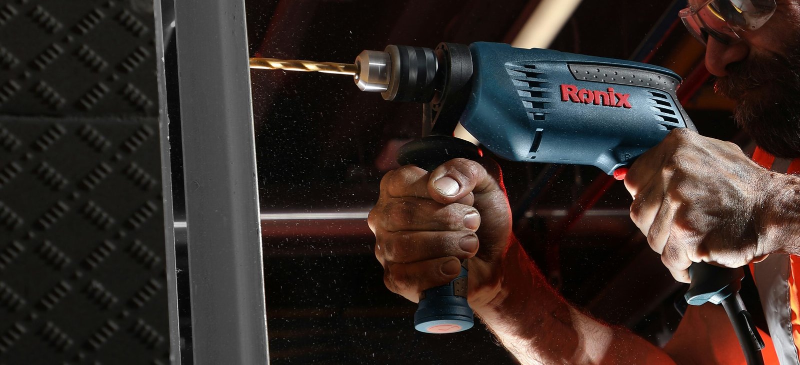 You are currently viewing Power Drill Buying Guide: How to Choose the Perfect Drill for Any Home Project